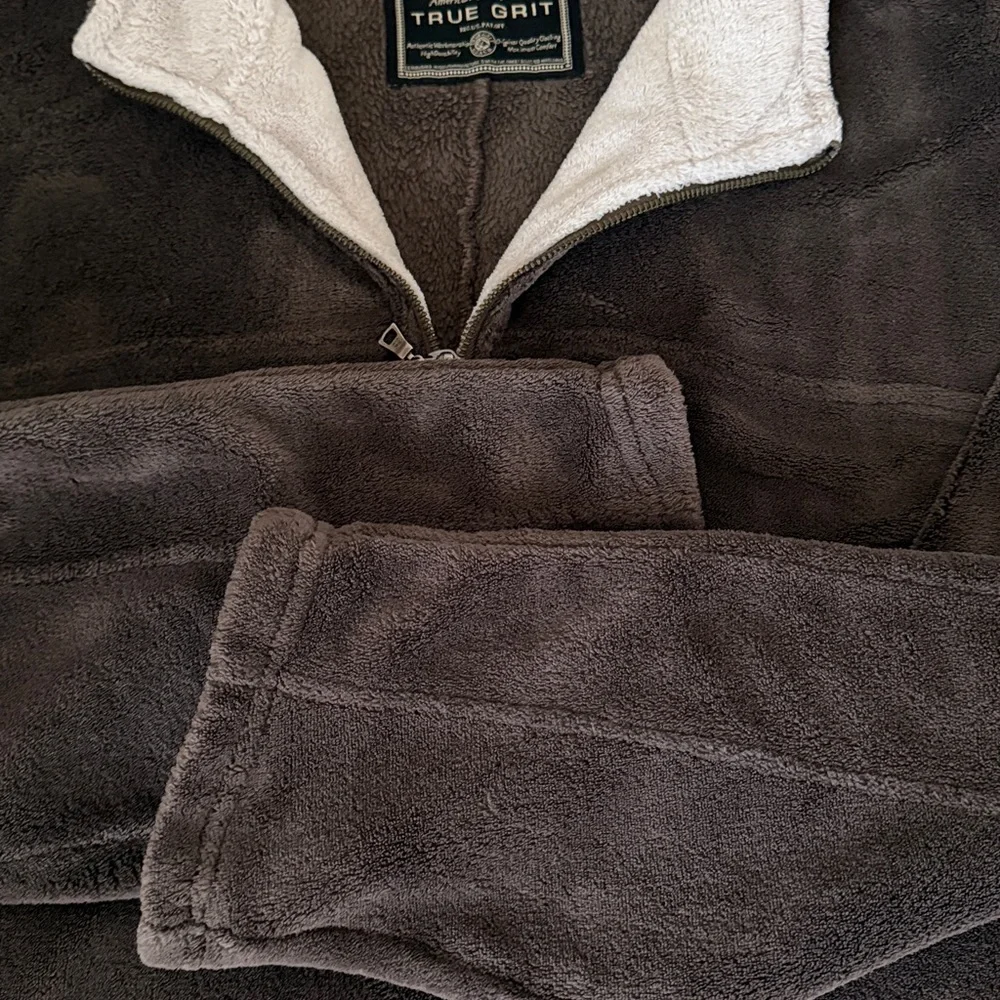 Two Sweaters - Picture 4 of 10